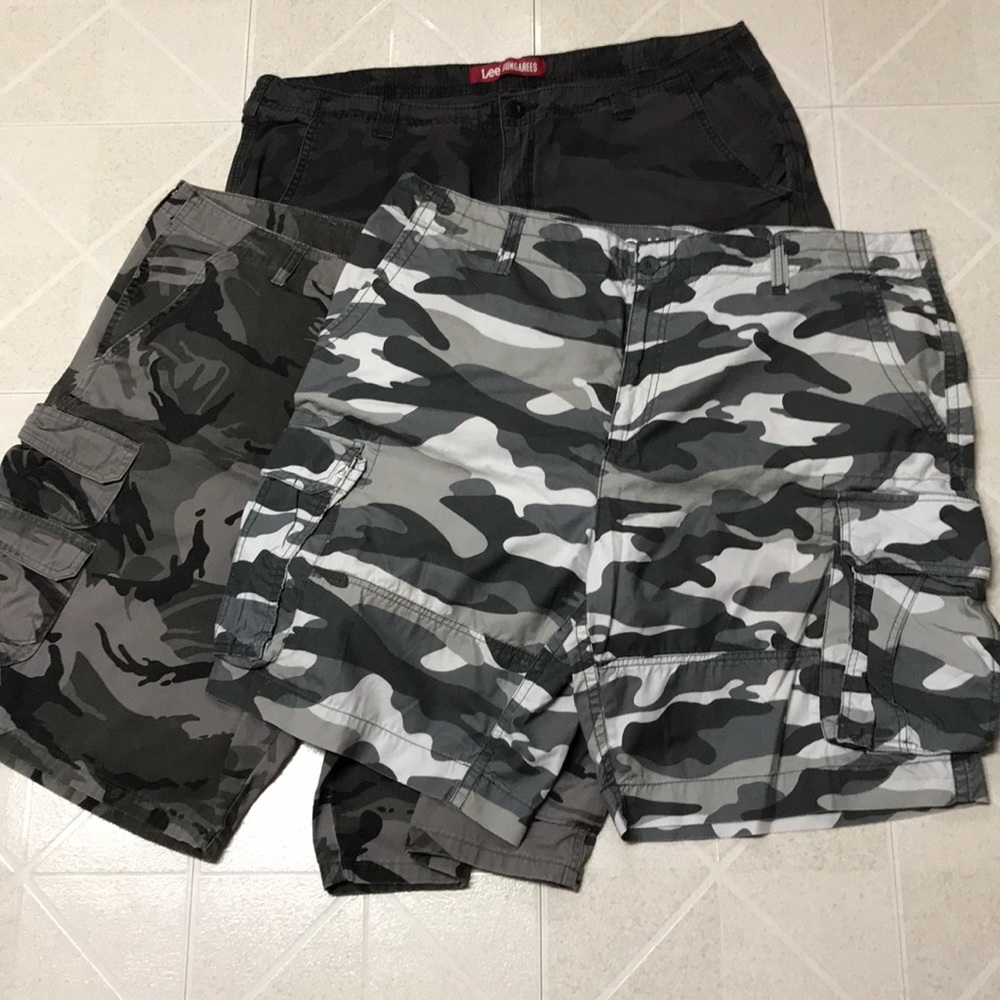 Lot of Camo Cargo Shorts Men’s Size 42